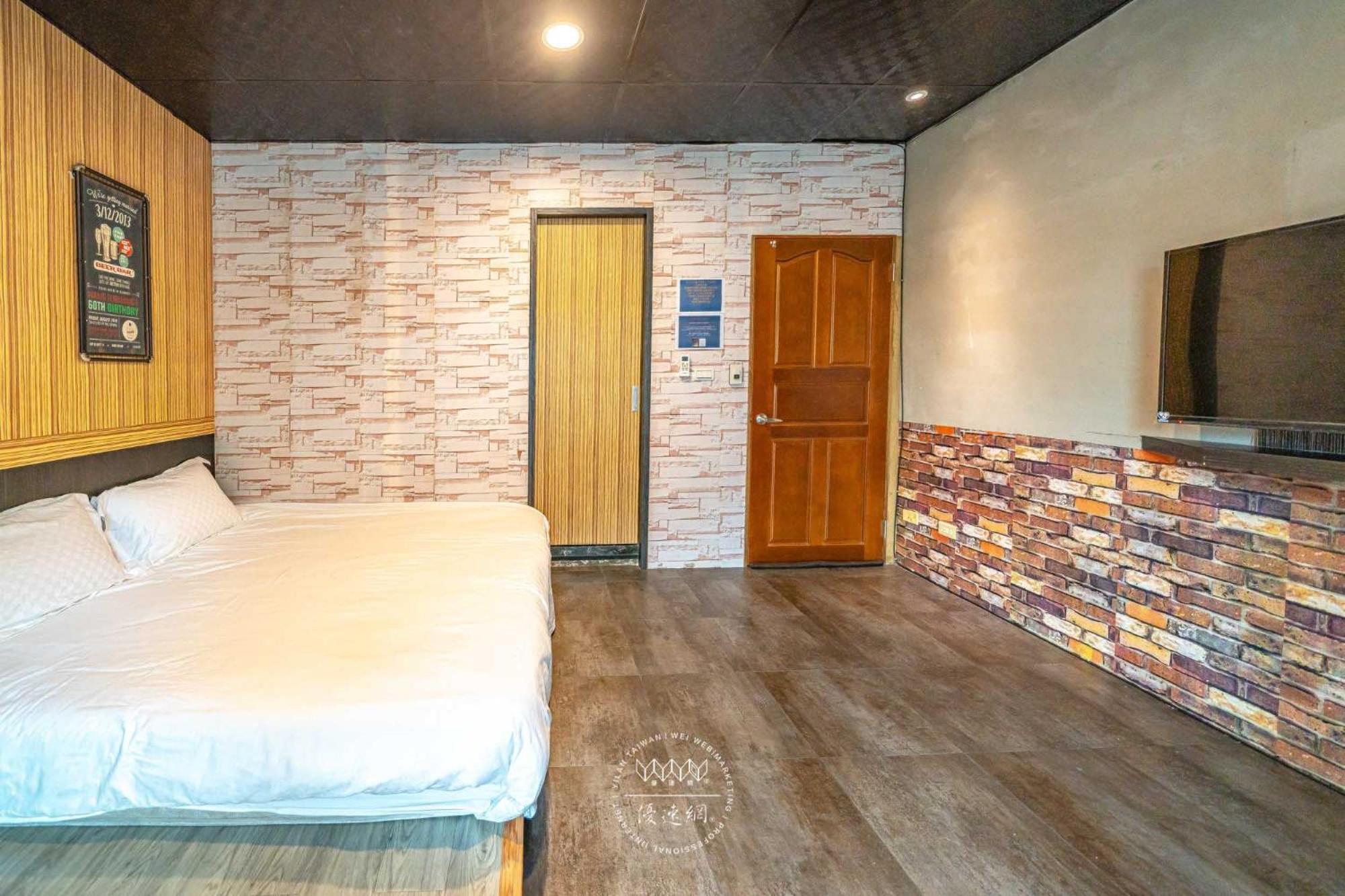 羅東夜市 工業loft旅宿 Loft House Luodong Buitenkant foto