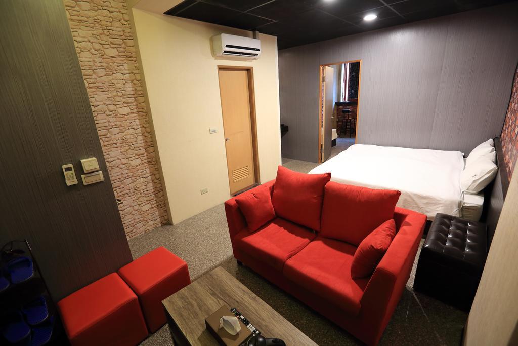 羅東夜市 工業loft旅宿 Loft House Luodong Buitenkant foto